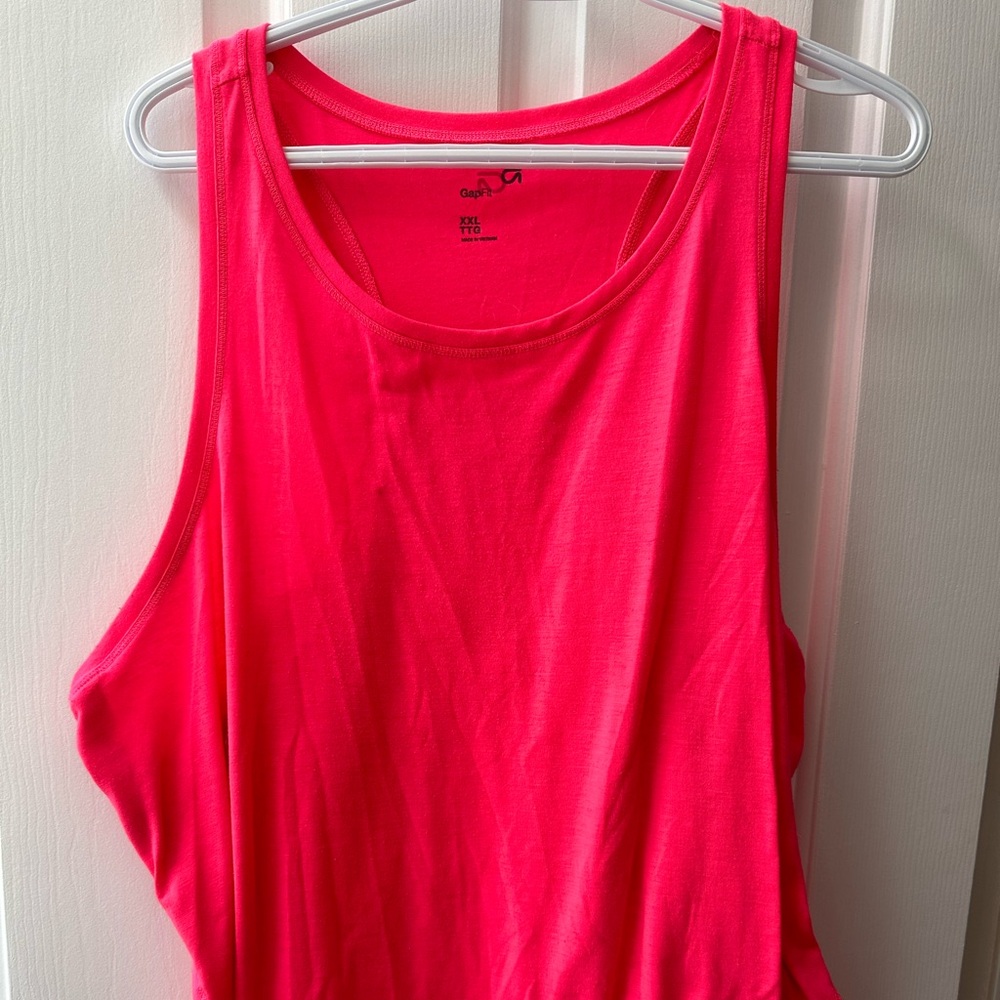 GapFit Women’s Tank